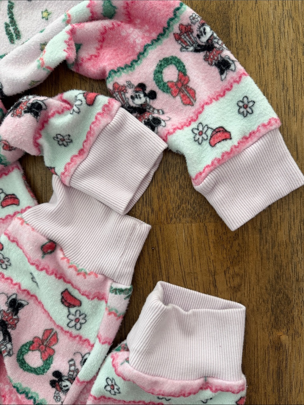 POSH PEANUT DISNEY MINNIE FAIR ISLE PACCI™ HOODED JUMPSUIT - Picture 9 of 10